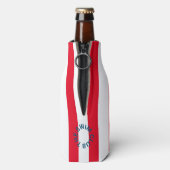 De zwemclub Crest Red Cabana Stripe Flesjeskoeler (Fles Achterkant)