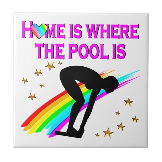 DE ZWEMMER IS ALTIJD KLAAR VOOR HET ZWEMBAD TEGELTJE (Voorkant)