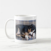 de zwitserse hondenpuppy koffiemok (Links)