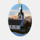 De Zwitserse kerk in de bergen Keramisch Ornament (Achterkant)