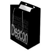 Deacon Extraordinaire CUSTOM Medium Cadeauzakje (Achterkant Gekanteld)