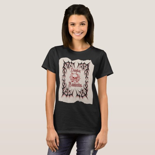 Deadly Beautiful – Gothic Skull Floral Design T-shirt (Voorkant volledig)