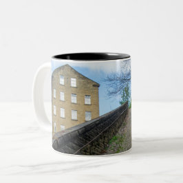 Dean Clough Cobblestone Climb - Brandt's Spirit Tweekleurige Koffiemok