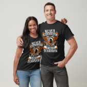 DEARBORN - Onderschat nooit gepersonaliseerd T-shirt (Unisex)