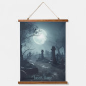 Death's Domain: Een spooky Cemetery Uitzicht Hangend Wandkleed (Voorkant)