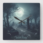 Death's Domain: Een spooky Cemetery Uitzicht Vierkante Klok (Voorkant)
