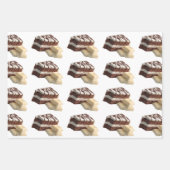 Decadent Chocolate Cake Slices with White Chocolat Inpakpapier Vel (Voorkant)