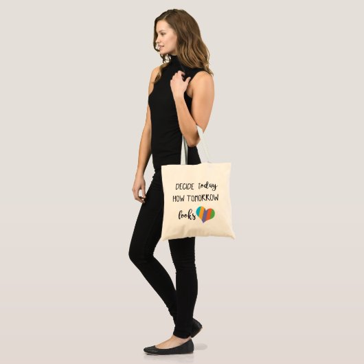 Decide today how tomorrow looks- love r+f tote bag (Voorkant (model))