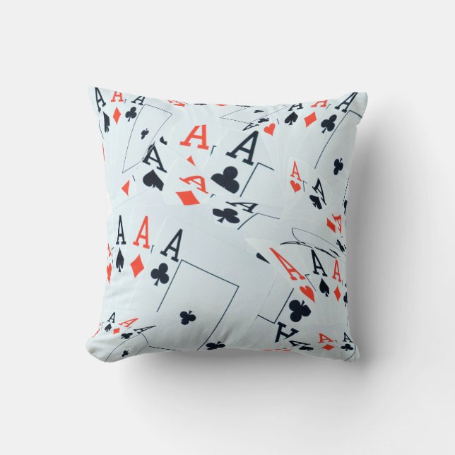 Deck of Destiny: Gelaagde Azen in een Poker Shuffl Kussen (Voorkant)