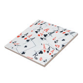 Deck of Destiny: Gelaagde Azen in een Poker Shuffl Tegeltje (Zijkant)