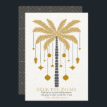 Deck the Palms Golden Palm Tree Ornament Kerst Feestdagenkaart<br><div class="desc">Deze minimalistische chic "Deck the Palms" kerstkaart is voorzien van een palmboom in faux gold met kerstvakantie ornamenten. De achterzijde heeft een donkergrijze achtergrond met geometrische patronen. Personaliseer het voor uw behoeften. Je kunt bijpassende producten vinden in mijn winkel.</div>