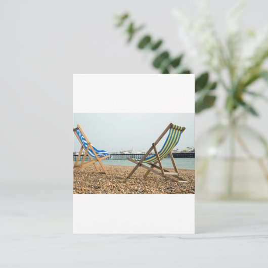 Deckchairs & shingle briefkaart (Staand voorkant)