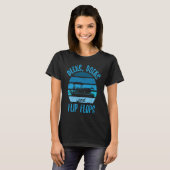 Decks Docks And Flip Flops Flatboat Pontoon Captai T-shirt (Voorkant volledig)