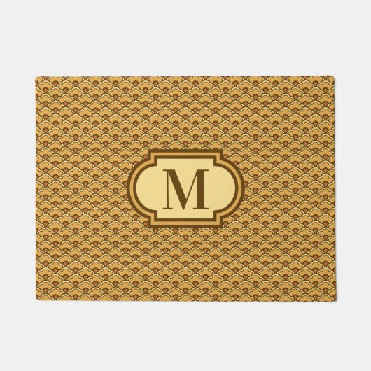 Deco Chinese Scallops, Mustard Gold met Monogram Deurmat (Voorkant)