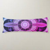 Deco Golden-Magenta Dash Lichaamskussen (Voorkant)