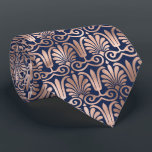 Deco Pattern Roos Goud Navy Blauw Stropdas<br><div class="desc">Deze opvallende stropdas heeft een gewaagd deco-geïnspireerd patroon in rozen gouden faux folie op een marineblauwe achtergrond. Ideaal voor groomsmen in een marineblauw en roos gouden thema bruiloft.</div>