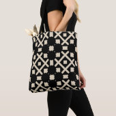 Decoratief elegant zwart-wit en beige geometrisch  tote bag (Dichtbij)