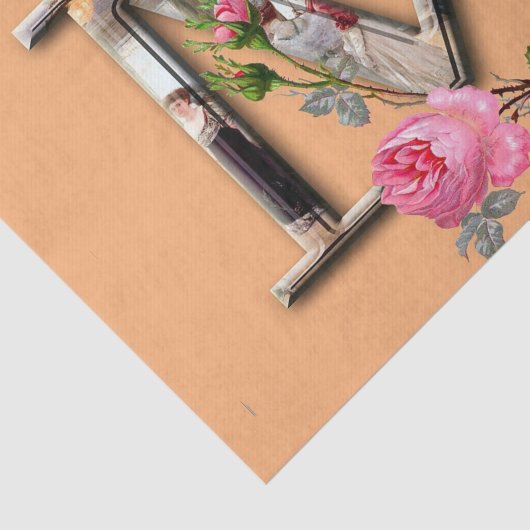 Decoratief Initiaal "M" Tissuepapier (Detail)