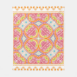 Decoratief kleurrijk ornament op een witte achterg fleece deken