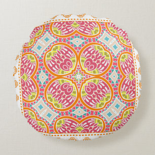 Decoratief kleurrijk ornament op een witte achterg rond kussen