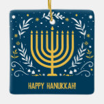 Decoratief Menorah Hanukkah Keramisch Ornament<br><div class="desc">Zorg ervoor dat je Hanukkah opneemt terwijl je kerst viert of voeg het toe aan je Chanoekah decor. Deze decoratieve Hanukkah-versiering is voorzien van een gouden menorah omringd door bladeren, sterren en zwanen tegen een rijke blauwe achtergrond. Voeg uw eigen bericht op de omgekeerde of schrap het toe om het...</div>
