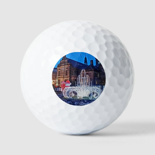 Decoraties, voor het stadhuis golfballen (Voorkant)