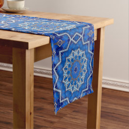 Decoratieve blauwe feestelijke tafelloper