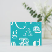 Decoratieve brieven over blauwe achtergrond briefkaart (Staand voorkant)