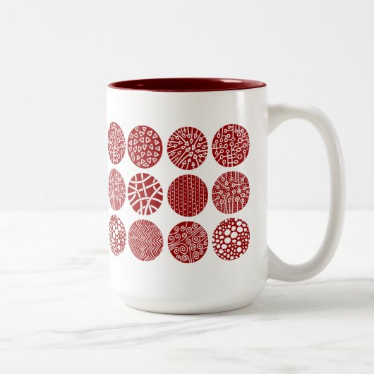 Decoratieve cirkels - Ruby Red en White Tweekleurige Koffiemok (Rechts)