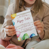 Decoratieve eieren en jaarlijks gelukkig Pasen Kaart