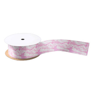Decoratieve elegante zachte poeder roze wolken satijnen lint
