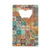 Decoratieve elementen:  handgetekend patroon creditkaart flessenopener (Achterkant)