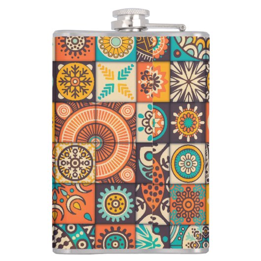 Decoratieve elementen:  handgetekend patroon heupfles (Achterkant)