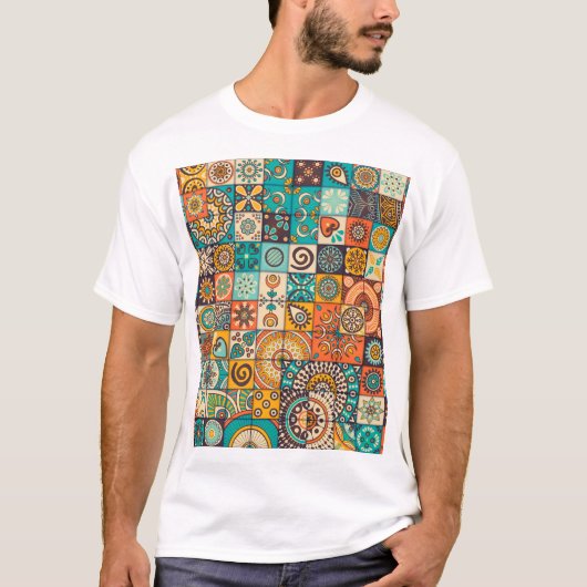 Decoratieve elementen:  handgetekend patroon t-shirt (Voorkant)
