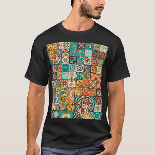Decoratieve elementen:  handgetekend patroon t-shirt (Voorkant)