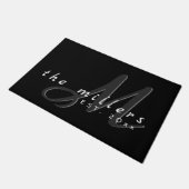 Decoratieve familienaam & monogram script | Zwart Deurmat (Schuin)