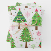 Decoratieve feestelijke groene kerstbomen patroon inpakpapier vel (In situ)