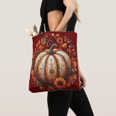 Decoratieve Halloween pompoen met bladeren en bloe Tote Bag (Dichtbij)