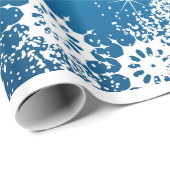 decoratieve kerstversieringen in blauw cadeaupapier (Rol Hoek)