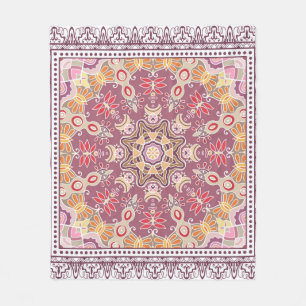 Decoratieve kleurrijke versiering op witte achterg fleece deken