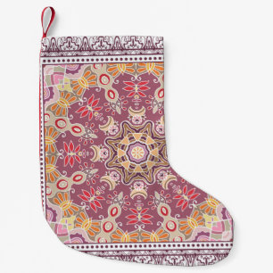 Decoratieve kleurrijke versiering op witte achterg kleine kerstsok