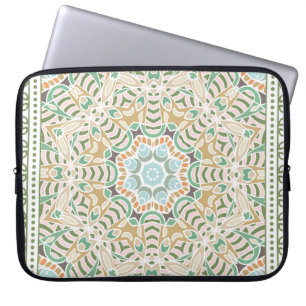 Decoratieve kleurrijke versiering op witte achterg laptop sleeve