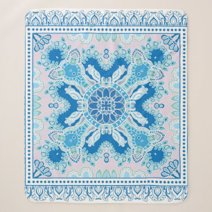 Decoratieve kleurrijke versiering op witte achterg sherpa deken