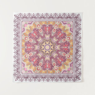 Decoratieve kleurrijke versiering op witte achterg wandkleed