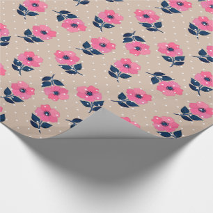 Decoratieve roze bloemen beige witte pooldots cadeaupapier