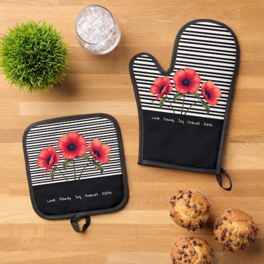 Decorative Black And White Stripe Ovenwant & Pannenlap Set (Top down)