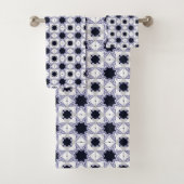Decorative geometric patterned baby blue star bad handdoek (Insitu)