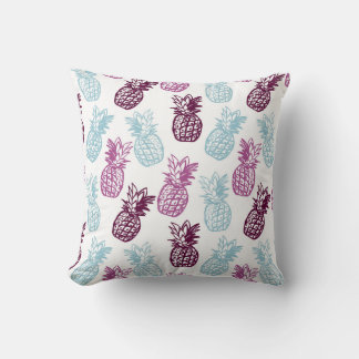 Decorative pillow with a modern minimalist design. kussen