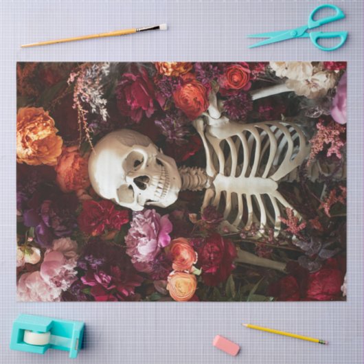 Decoupage Artistic Depiction of Skeleton & Rozen Tissuepapier (Craft)