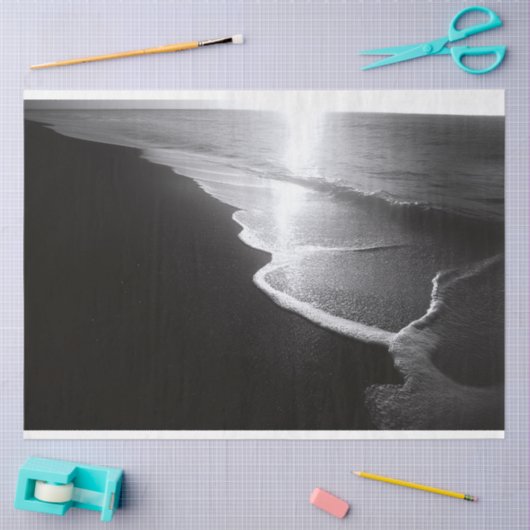 Decoupage van het zwarte zandstrand tissuepapier (Craft)